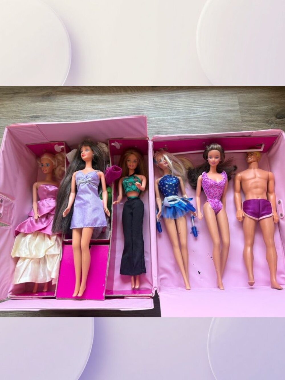 Vintage Barbie superstar era Lot of 6 Barbies with Case and Clothes included